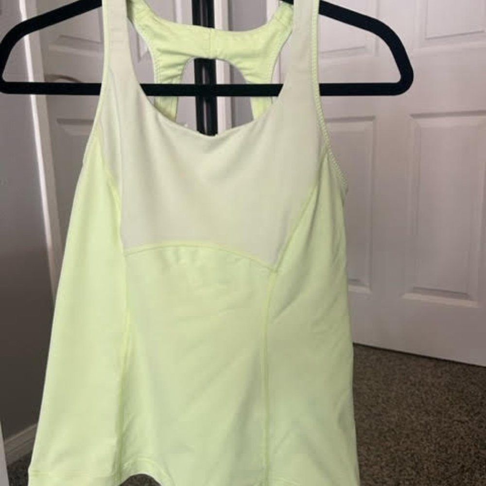 Lululemon Active Top Size 6,